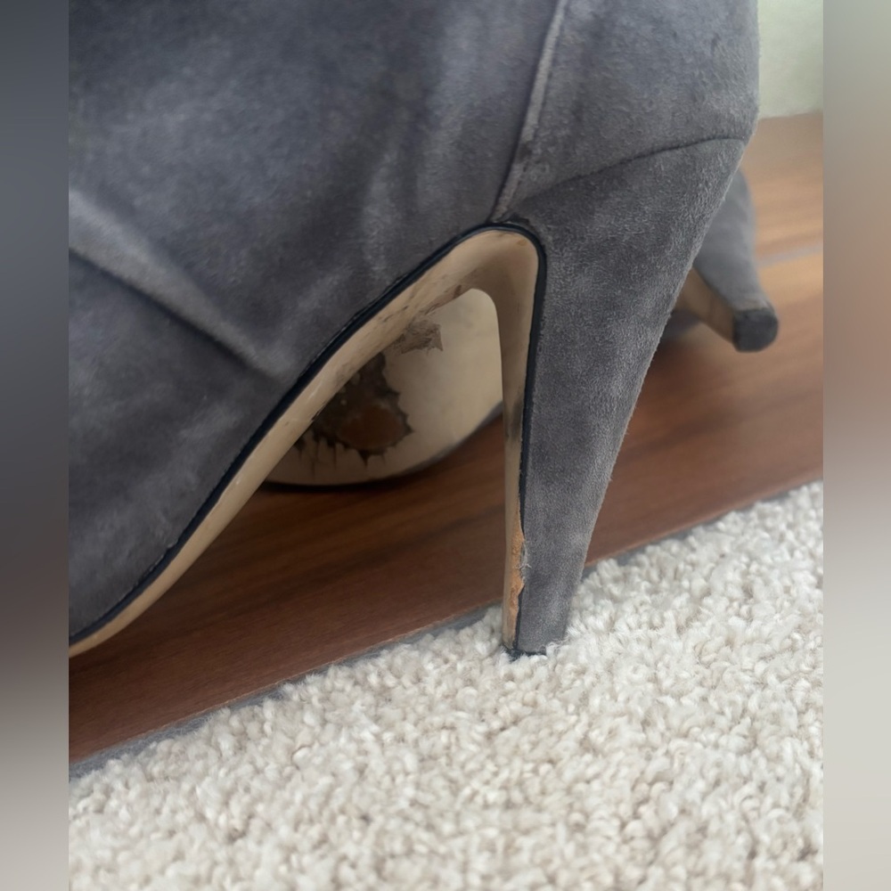 Reiss Grey Suede Ruched Ankle 3” Heeled Bootie Size 6.5 - Picture 4 of 6